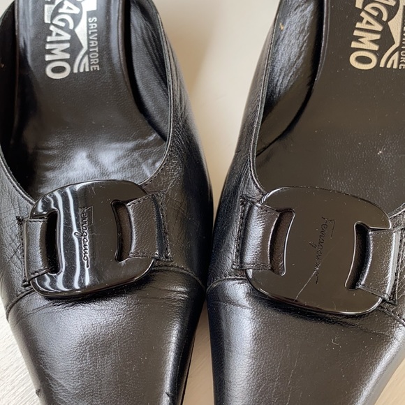 FERRAGAMO BLACK SLIDES 5.5C - Picture 4 of 8